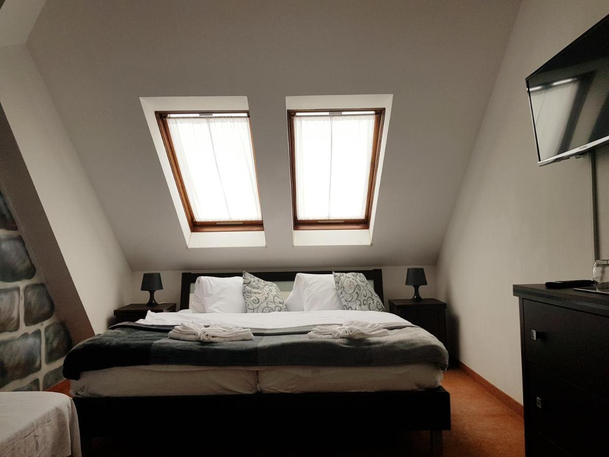 Hotel Camelot Tisá Zewnętrze zdjęcie