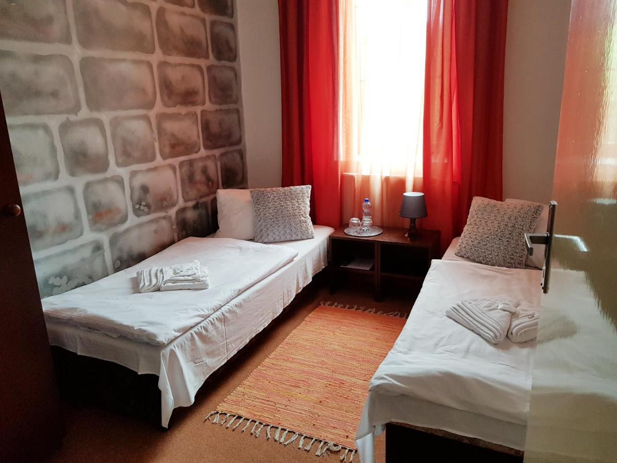 Hotel Camelot Tisá Zewnętrze zdjęcie