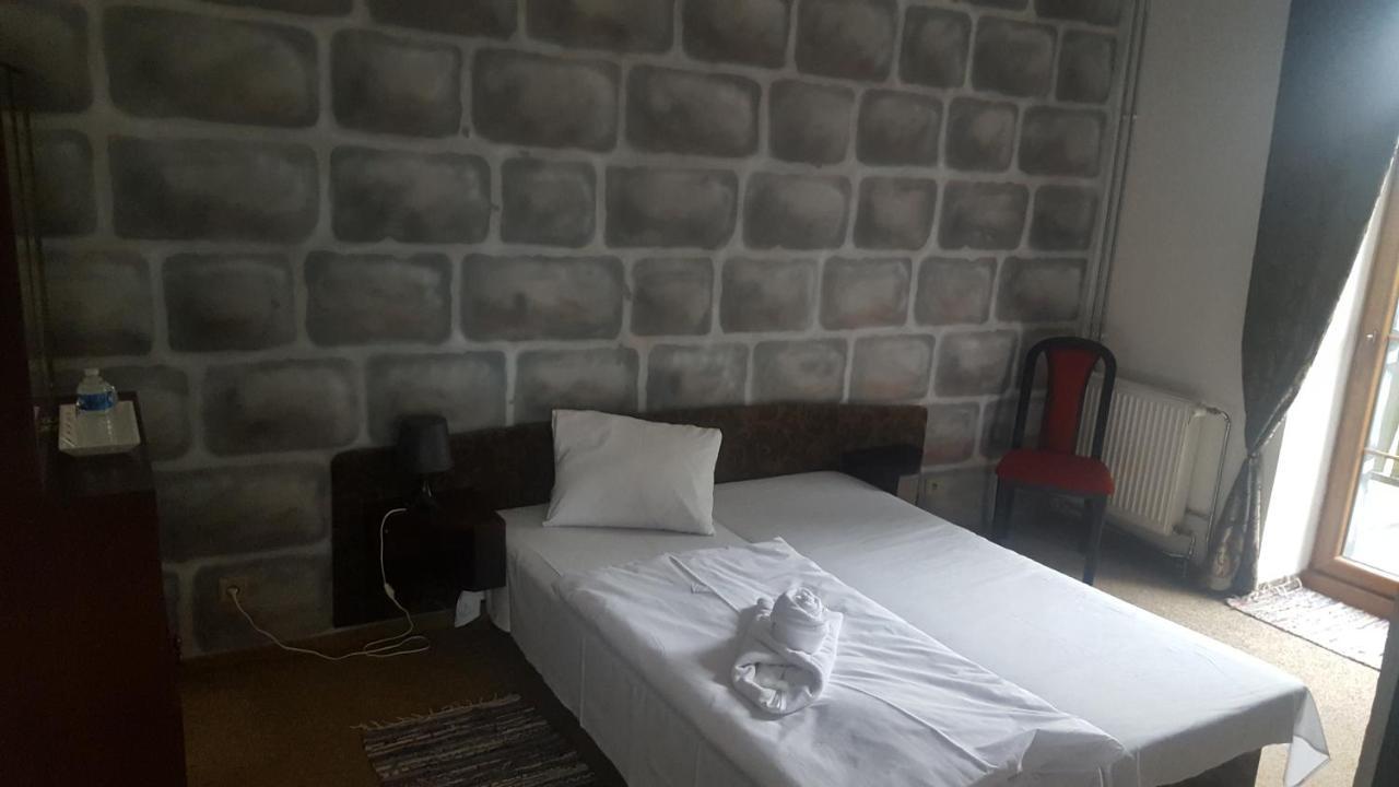Hotel Camelot Tisá Zewnętrze zdjęcie