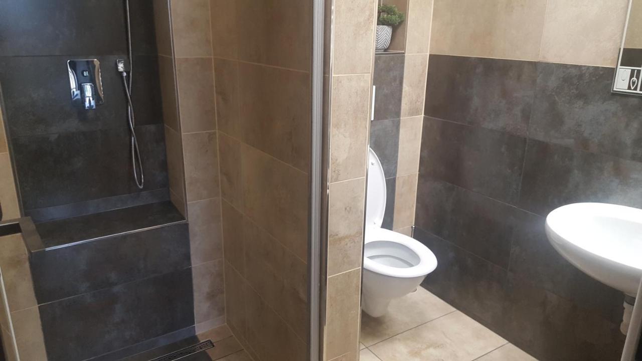Hotel Camelot Tisá Zewnętrze zdjęcie