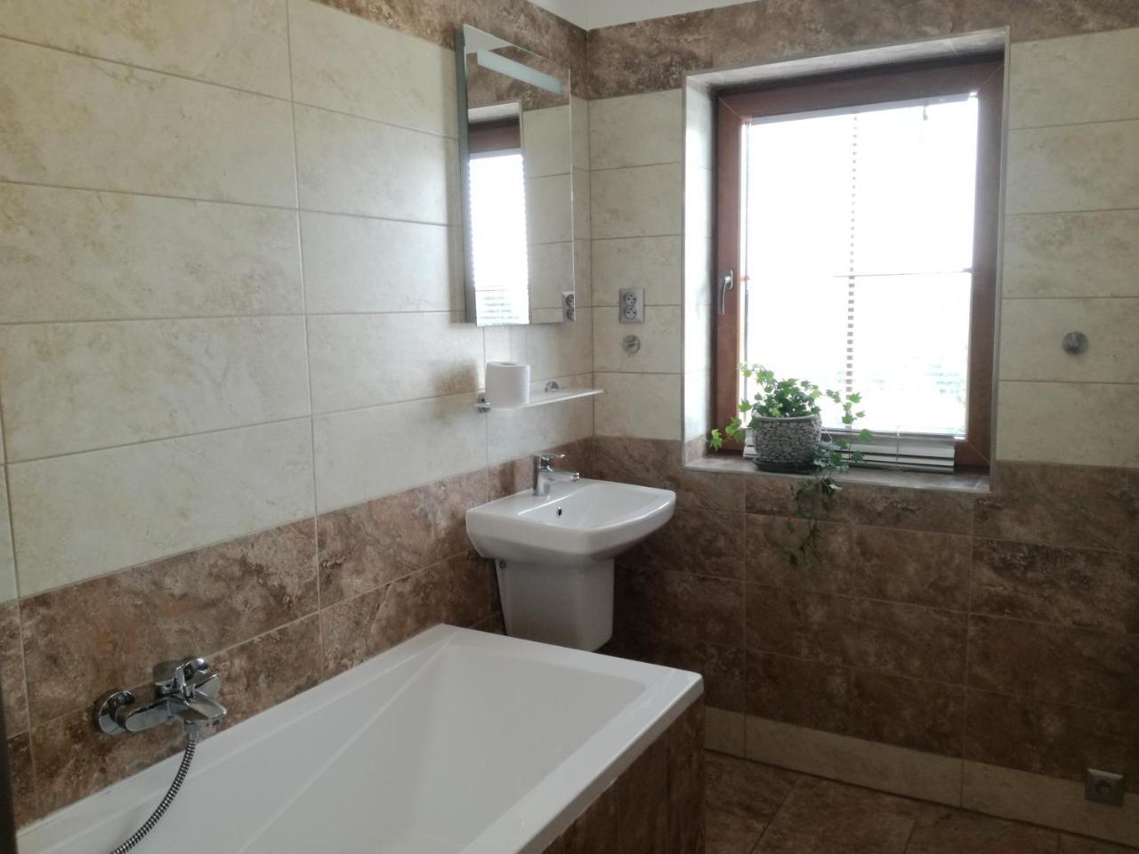 Hotel Camelot Tisá Zewnętrze zdjęcie